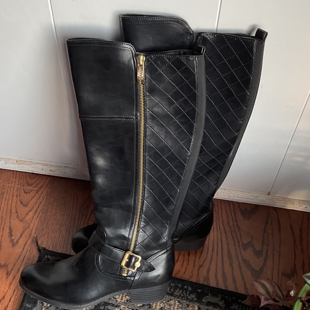 Liz Claiborne Quilted Black Boots with Gold Buckle